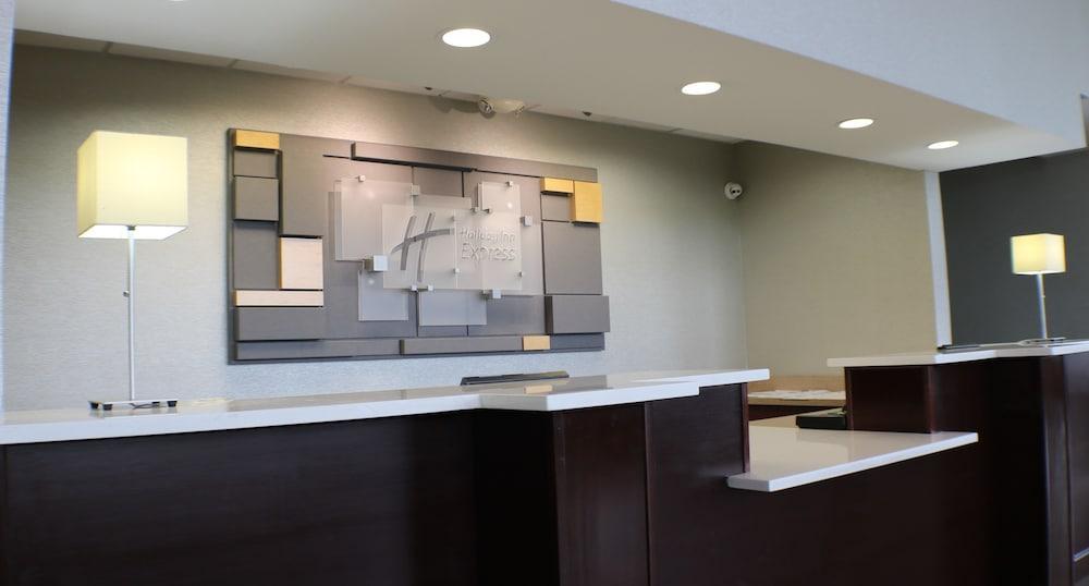 Holiday Inn Express Woodstock-Shenandoah Valley By Ihg Εξωτερικό φωτογραφία