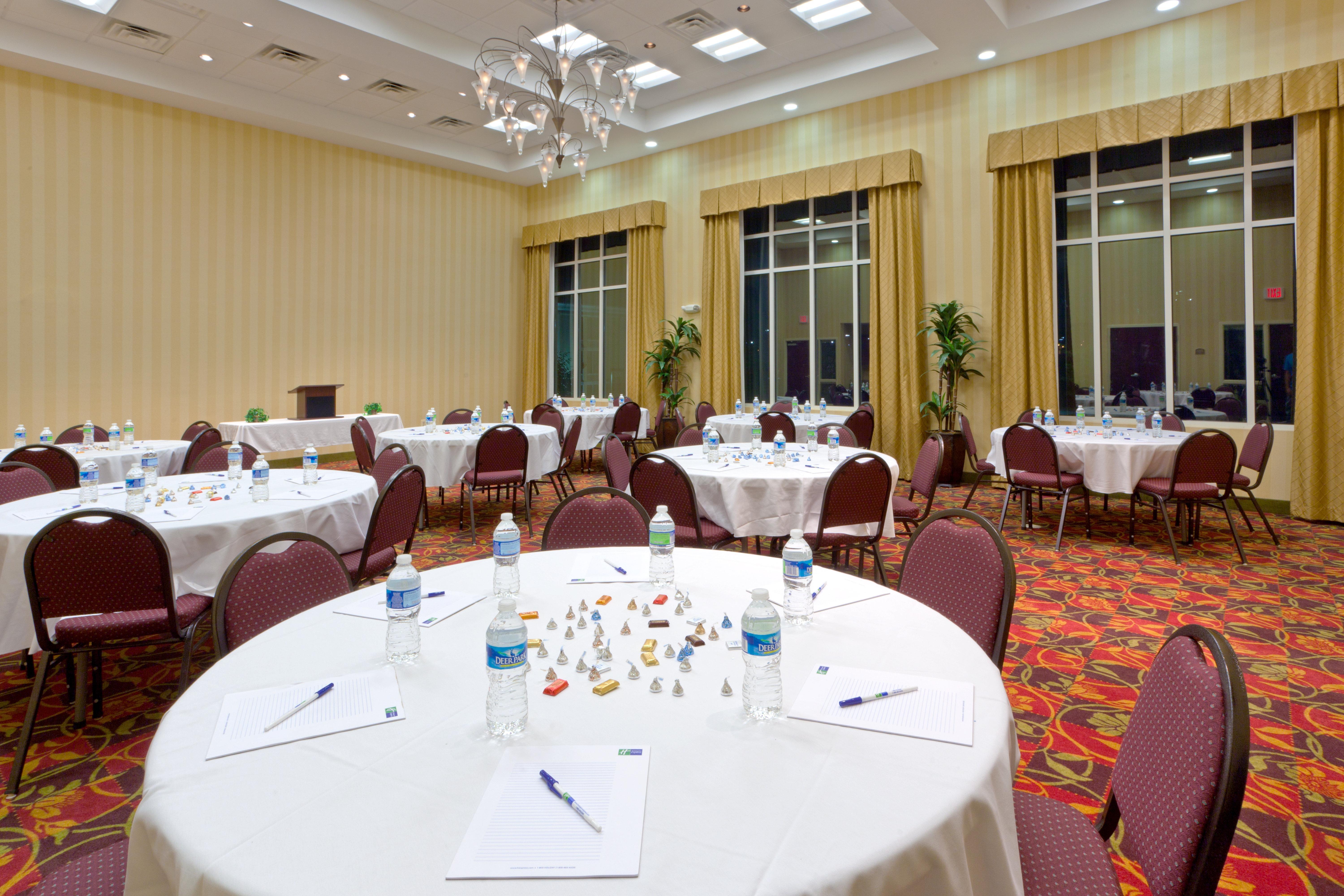 Holiday Inn Express Woodstock-Shenandoah Valley By Ihg Εξωτερικό φωτογραφία