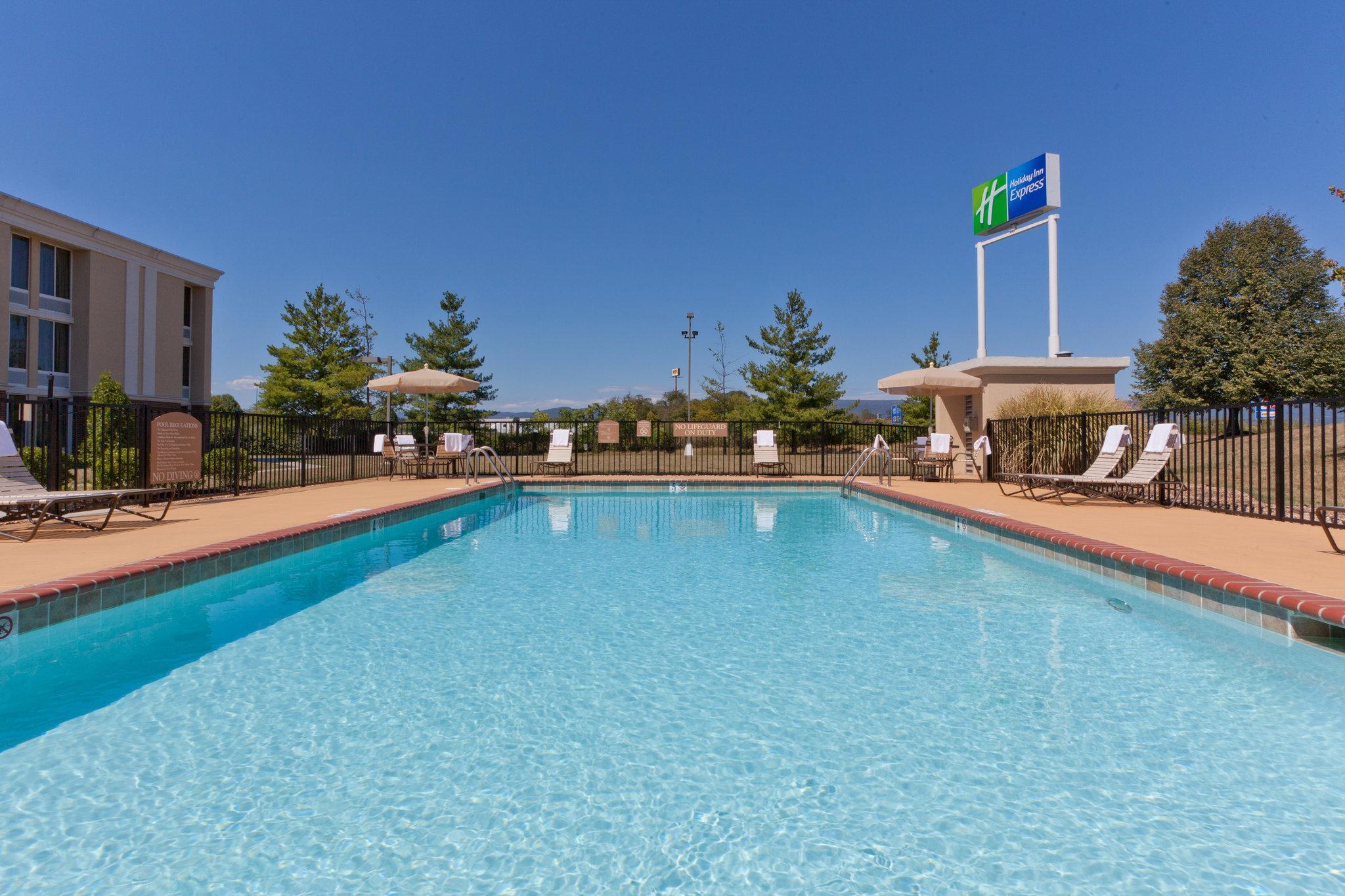 Holiday Inn Express Woodstock-Shenandoah Valley By Ihg Εξωτερικό φωτογραφία