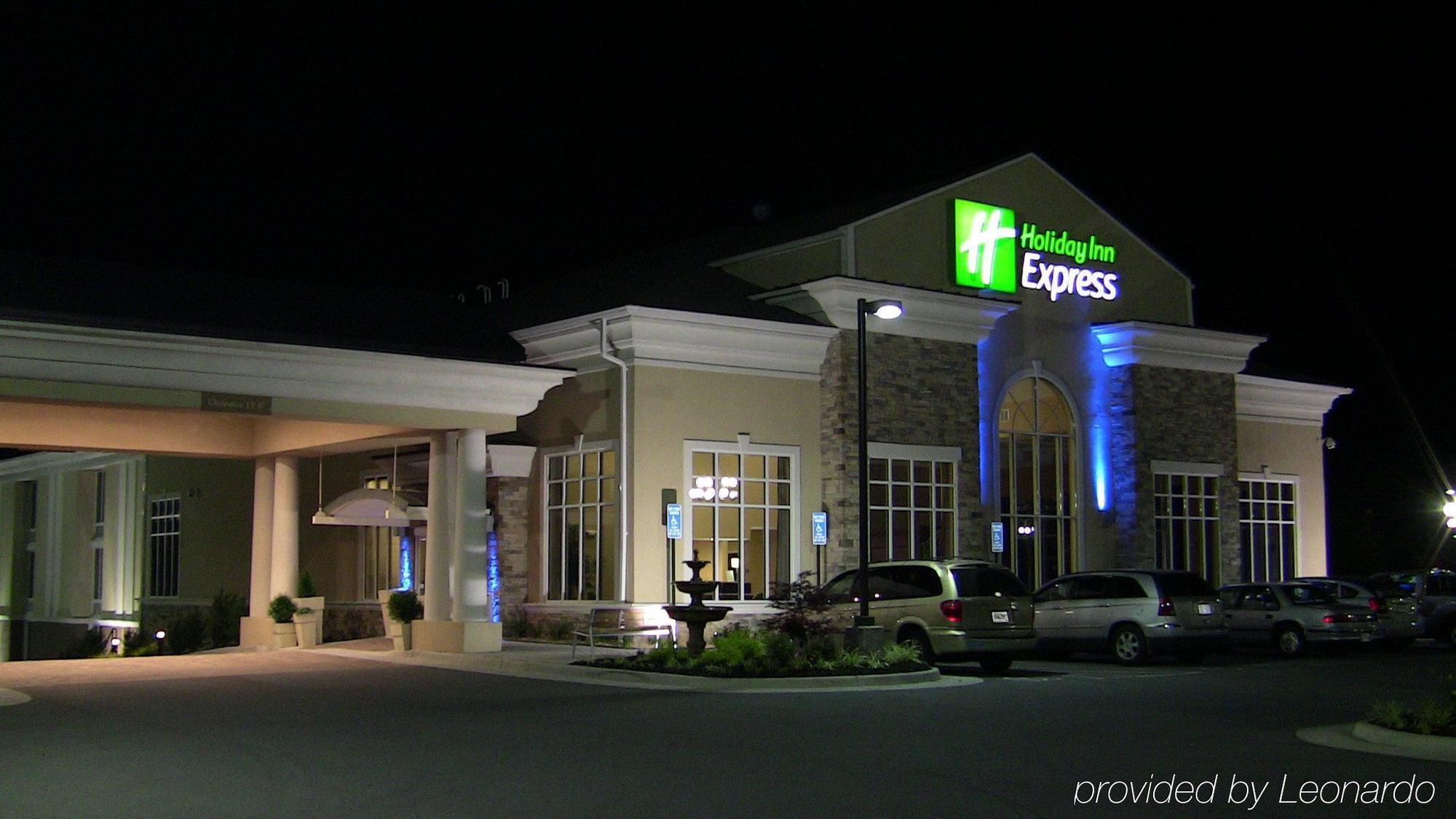 Holiday Inn Express Woodstock-Shenandoah Valley By Ihg Εξωτερικό φωτογραφία