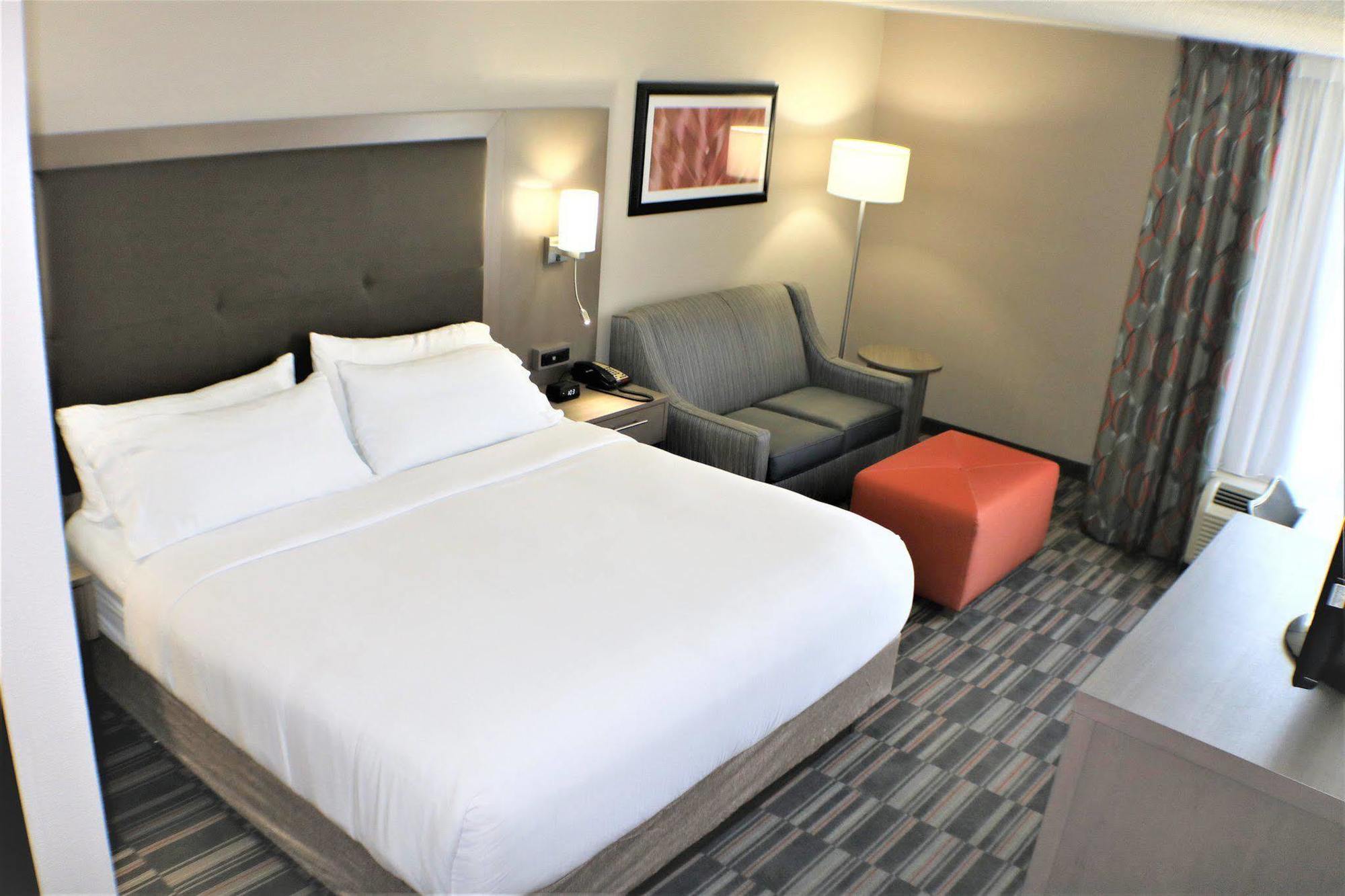 Holiday Inn Express Woodstock-Shenandoah Valley By Ihg Εξωτερικό φωτογραφία
